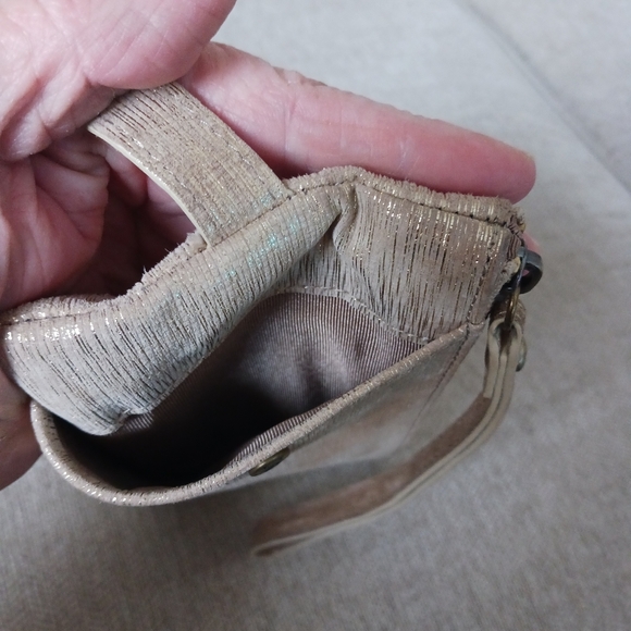 Hobo Women's Tan Metallic Gold Leather  Wristlet - Picture 4 of 9